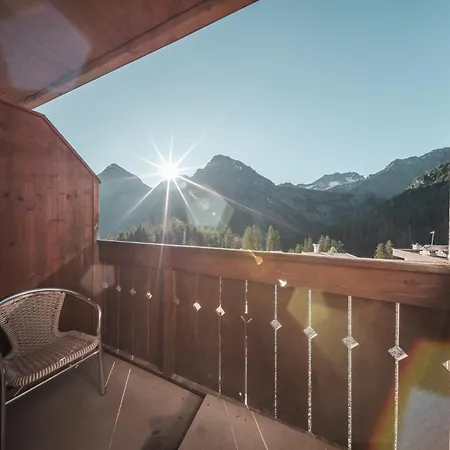 Hotel Quellenhof - Adults Only Arosa