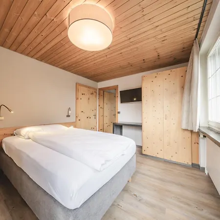 Quellenhof - Adults Only Hotel 3*