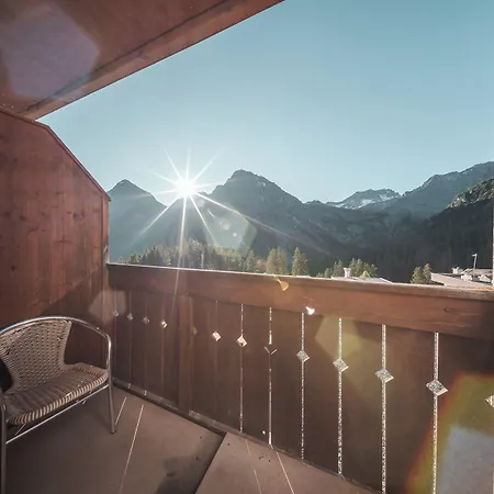 Quellenhof - Self Check-in & Adults Only Hotel Arosa