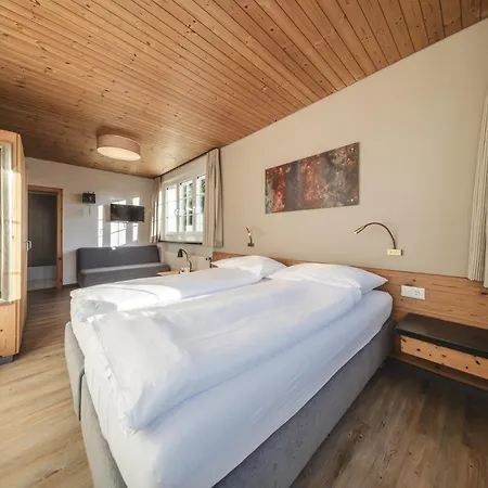 Отель Quellenhof - Self Check-in & Adults Only Ароза